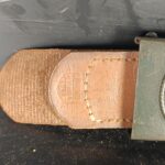 Wehrmacht Heeres Koppelschloss mit Lederzunge H. Aurich Dresden 1942 entnazifiziert – Bild 3